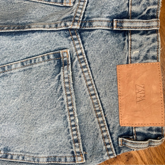 Zara light wash distressed jeans - Picture 4 of 5
